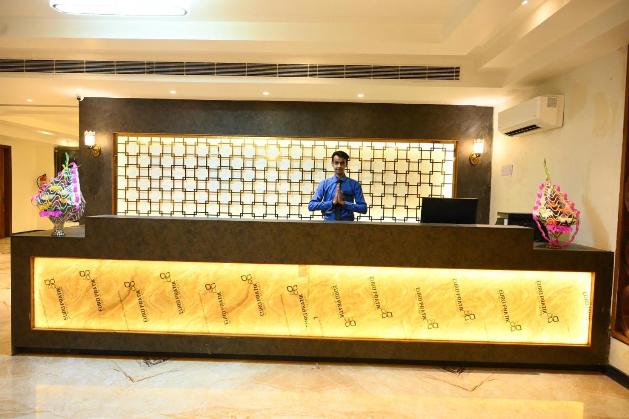 Neel Clarks Inn Express Agra  Buitenkant foto