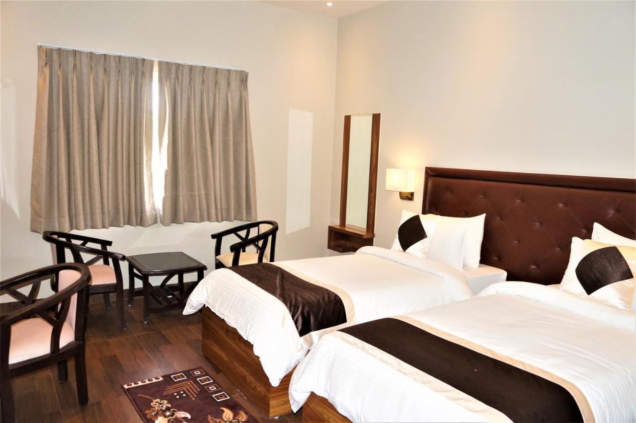Neel Clarks Inn Express Agra  Buitenkant foto