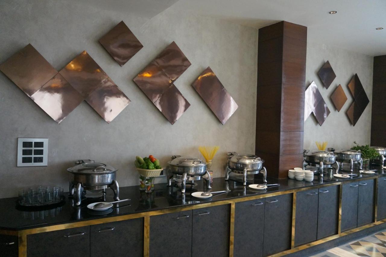 Neel Clarks Inn Express Agra  Buitenkant foto