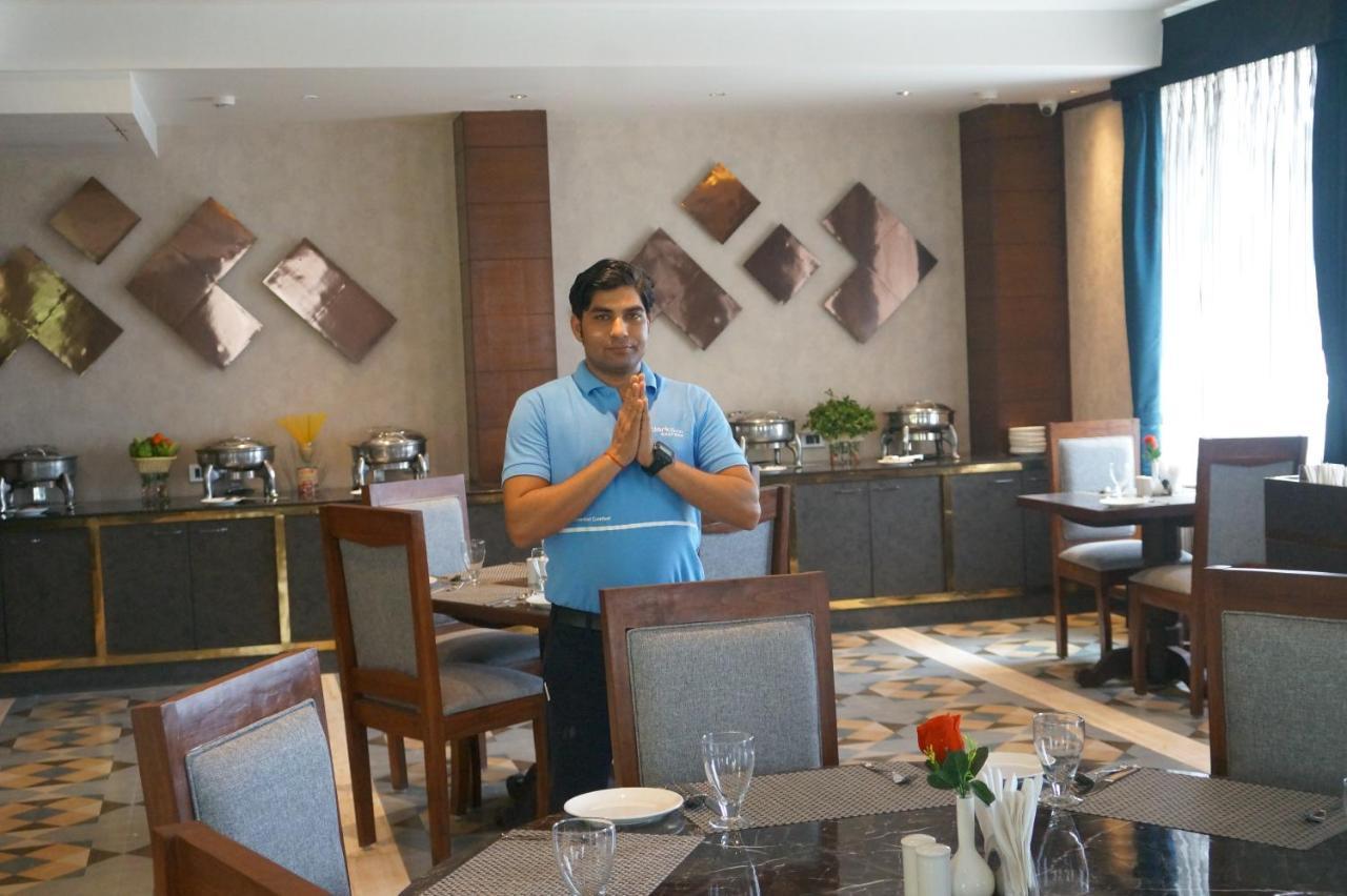 Neel Clarks Inn Express Agra  Buitenkant foto
