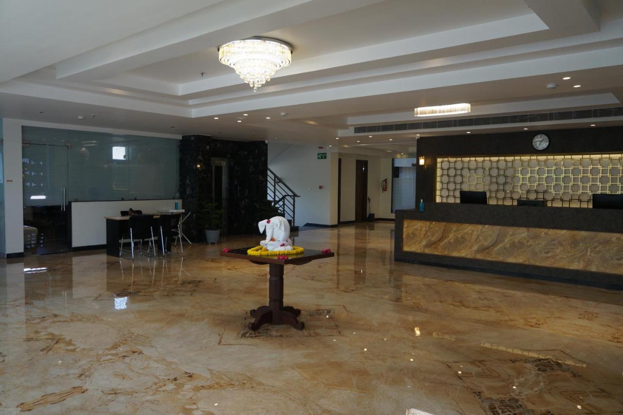 Neel Clarks Inn Express Agra  Buitenkant foto