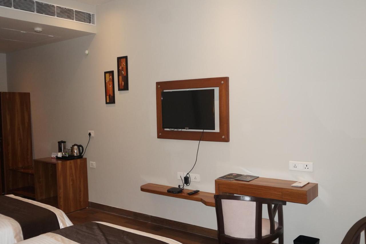 Neel Clarks Inn Express Agra  Buitenkant foto